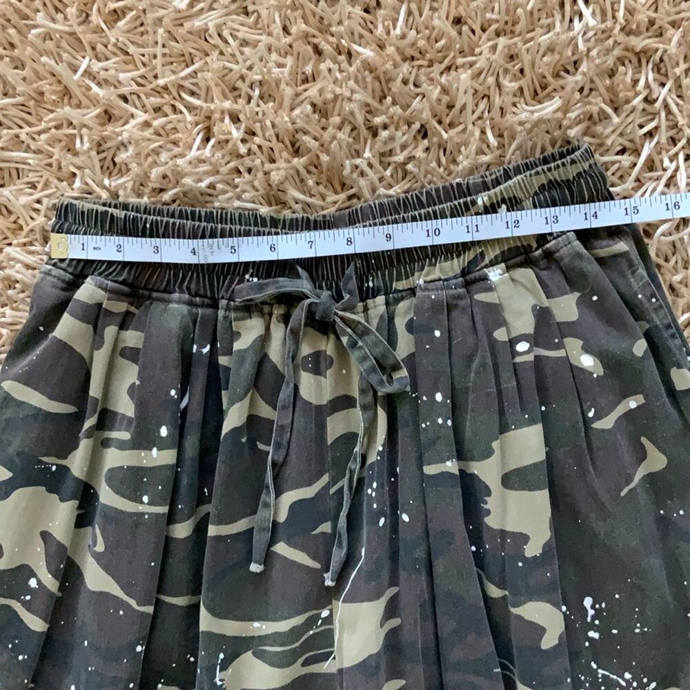 BlueVelvet Wide Leg Camo Printed Splatter Detail Side M/L - Picture 3 of 7